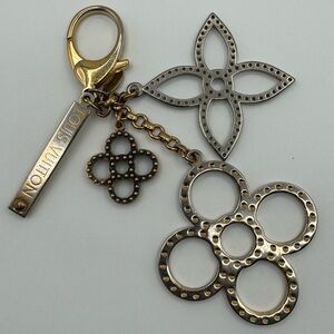 LOUIS VUITTON Flower Bijoux Sac Tapage Bag Charm 100% authentic